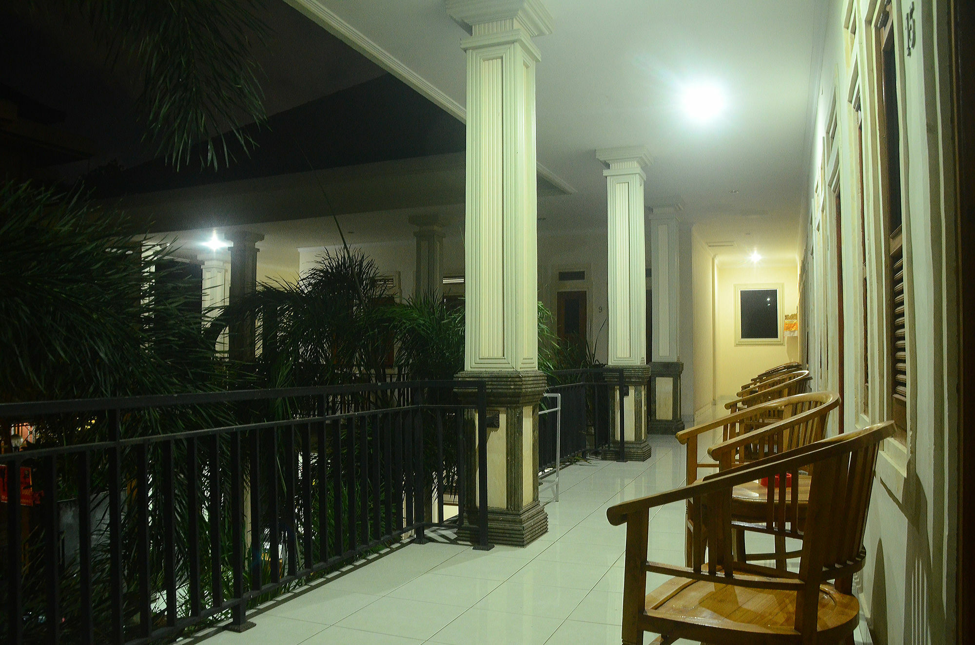 Budget Door Legian Inn Kuta  Bagian luar foto