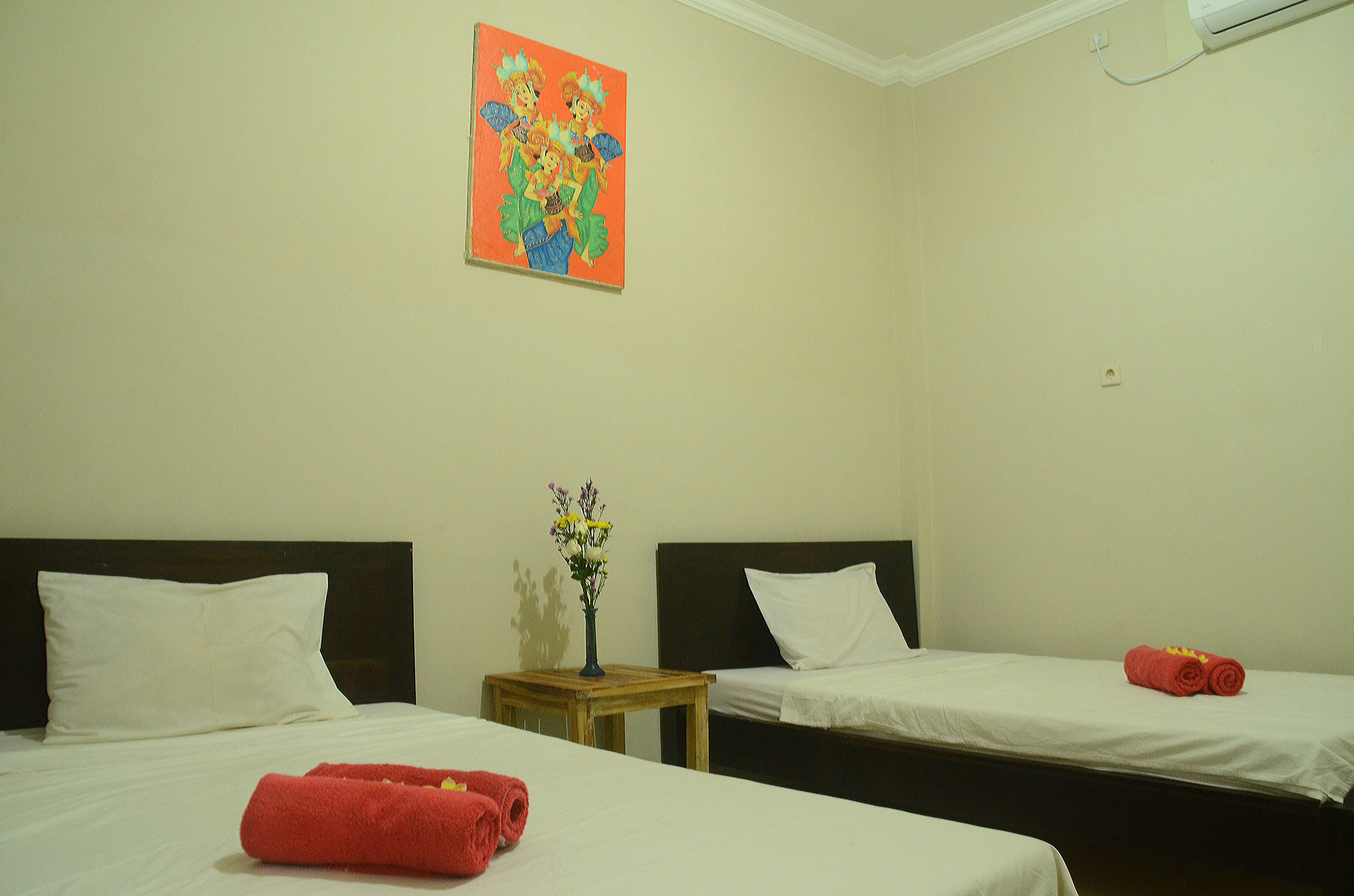 Budget Door Legian Inn Kuta  Bagian luar foto